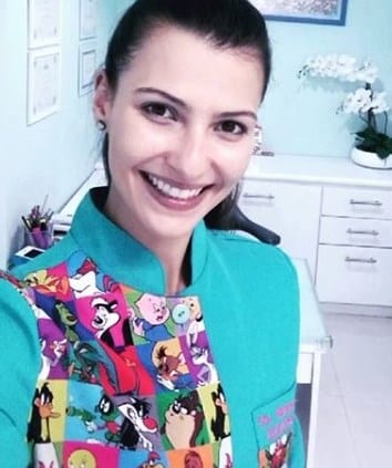 Dra Mariana Zenni - Odontopediatra Curitiba