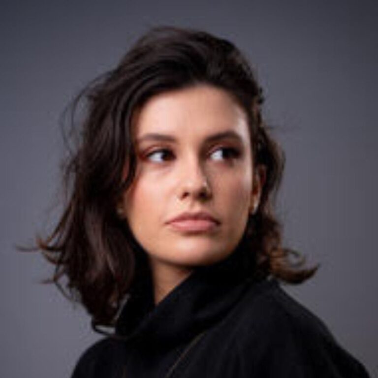 Laura Amorim Psicologa Clinica em Curitiba Biocentro Foto 3 768x768