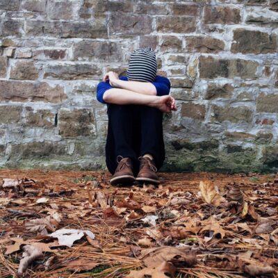 Solidão pode levar à depressão e ao suicídio - Setembro Amarelo - Biocentro